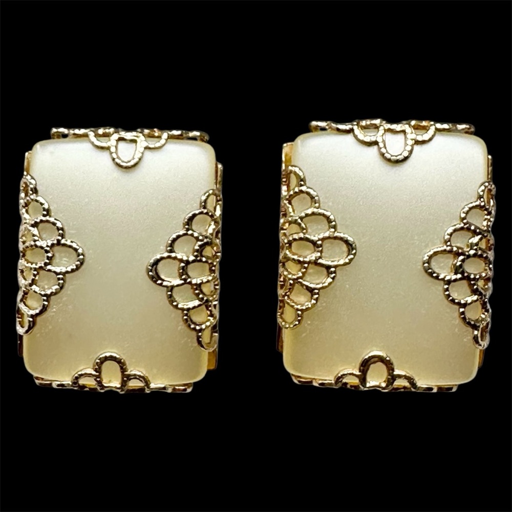 Emmons Vintage Lucite Gold Tone Clip On Earrings